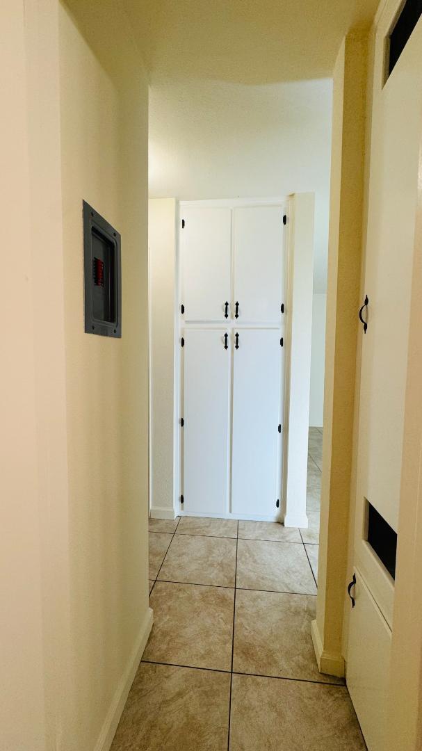 Building Photo - 24832 Walnut St