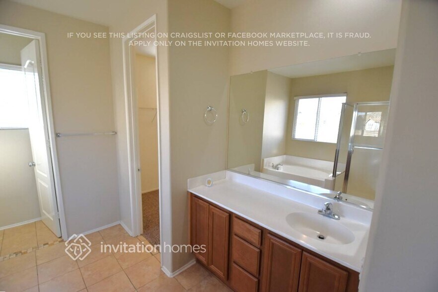 Building Photo - 1956 Montanra Ln