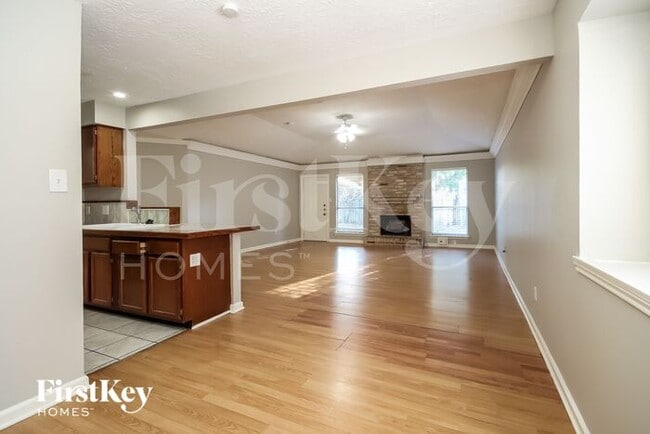 Building Photo - 1830 Oakwell Ln