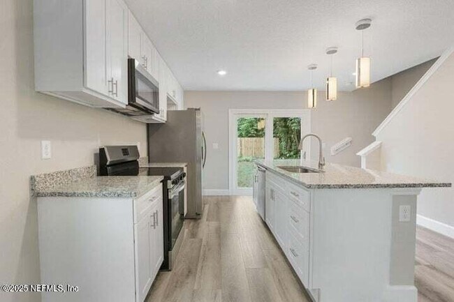 Building Photo - 7932 Jasper Ave