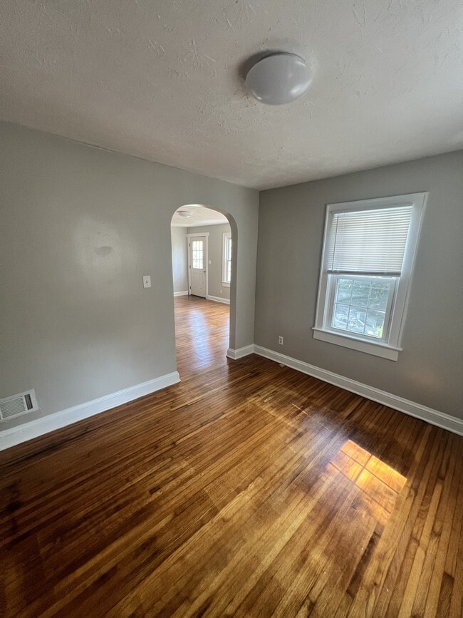 Building Photo - 1219 East Dr