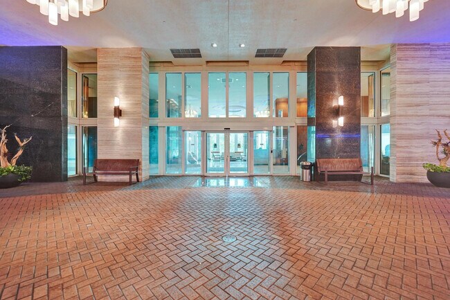 Building Photo - 101 S Fort Lauderdale Beach Blvd