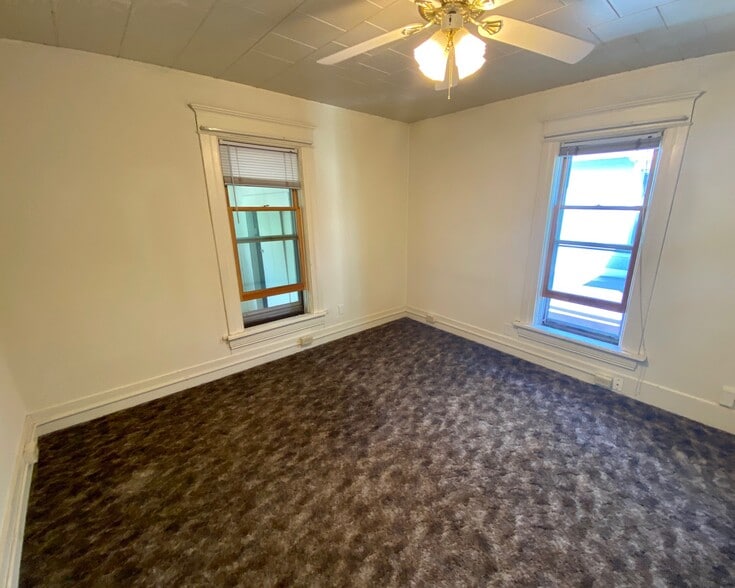 Building Photo - 1118 State St