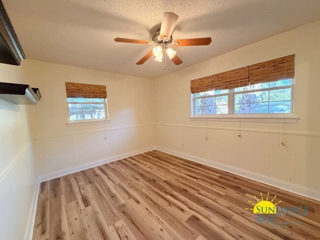 Building Photo - Lovely 4-Bedroom Home Close to Ferry Park!