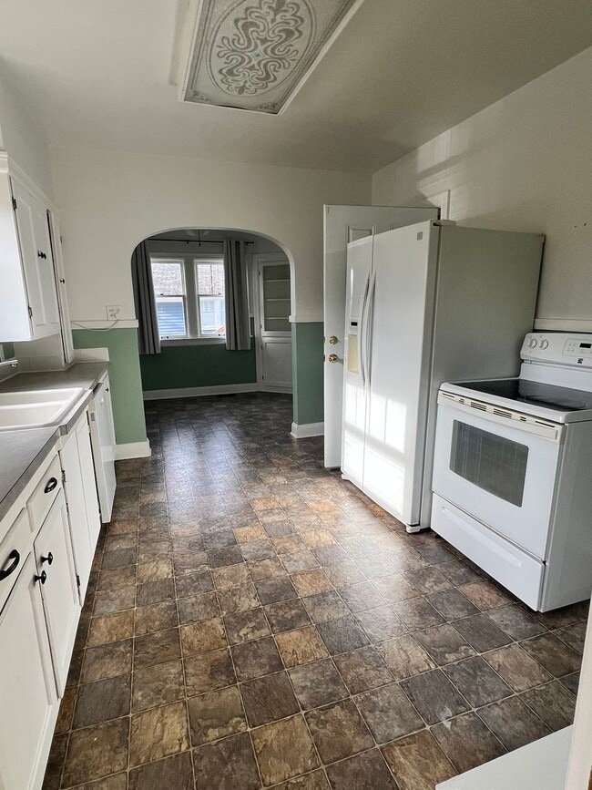 Building Photo - 2232 Rainier Ave