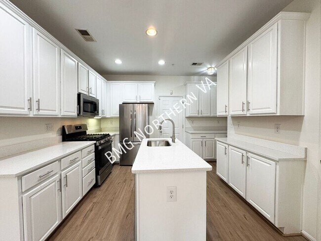 Building Photo - 9508 Walker Way