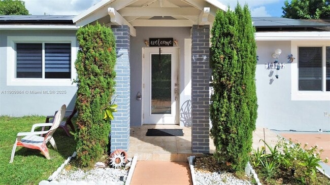 Building Photo - 10965 SW 116th St