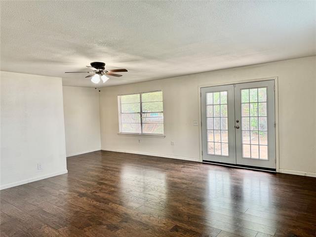 Building Photo - 611 Crestview Dr