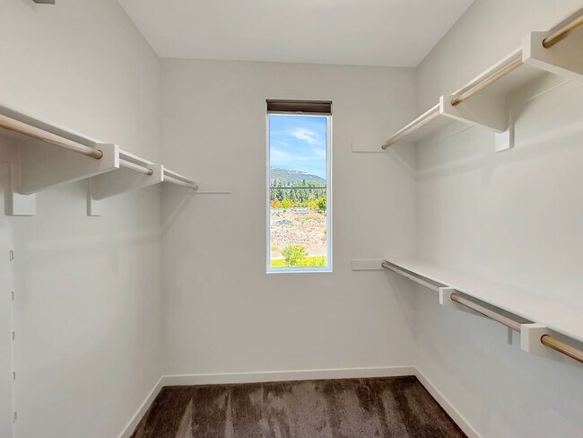 Building Photo - Spacious San Elijo Hills Home with 2-car G...