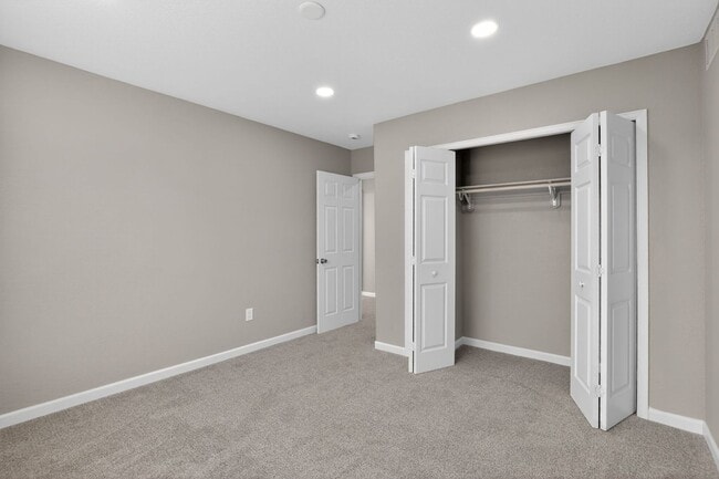 Building Photo - 227 Crestone Ave