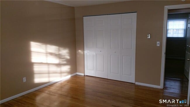 Building Photo - 262 Robin Ct