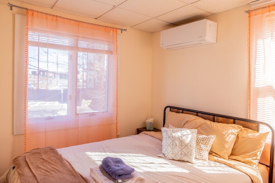 Building Photo - 85 Beach Rd