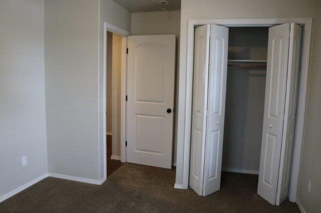 Building Photo - Henderson Center Gorgeous!  Executive Home, Beautiful finishes