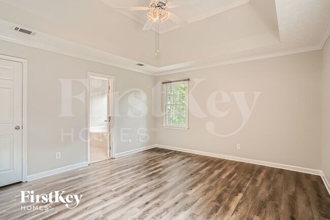 Building Photo - 6215 Little Ridge Rd