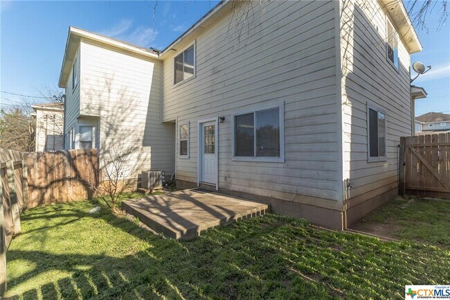 Building Photo - 107 Cedargrove