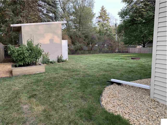 Building Photo - 945 Beacon Ln