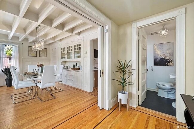 Building Photo - 2096 Pine St