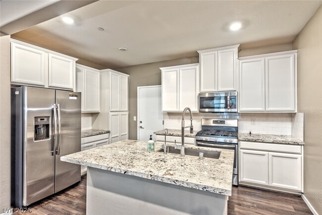 Building Photo - 48 Lomita Heights Dr