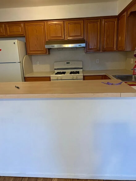 Building Photo - 121 27th Ave