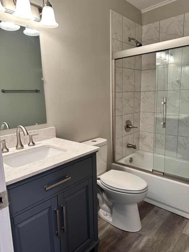 Building Photo - PRICE REDUCED! 3 bedroom, 2.5 bath Townhouse: Cedar Grove Townhomes!