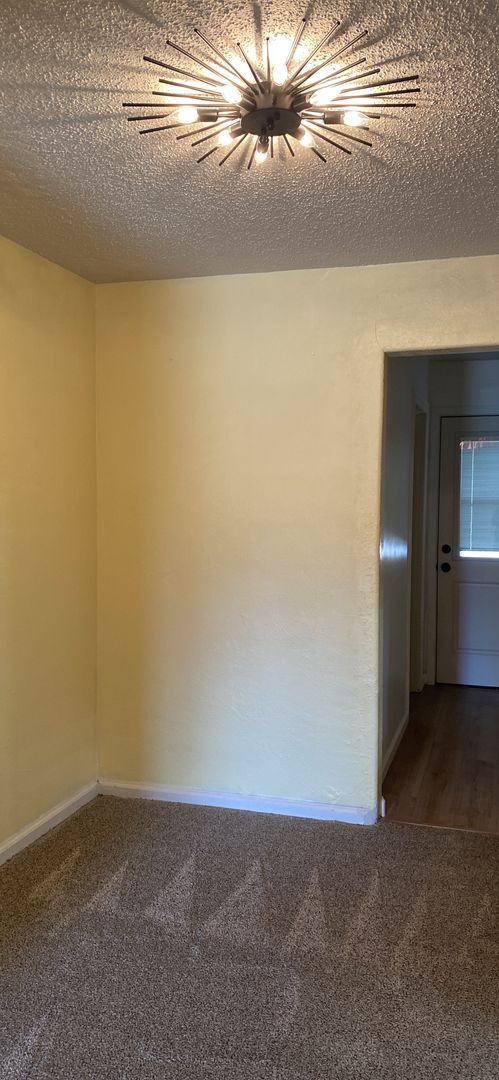 Building Photo - 404 E Hopi St