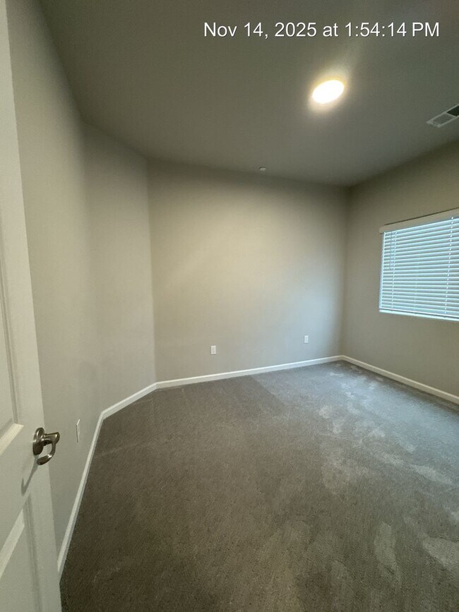 Building Photo - 4321