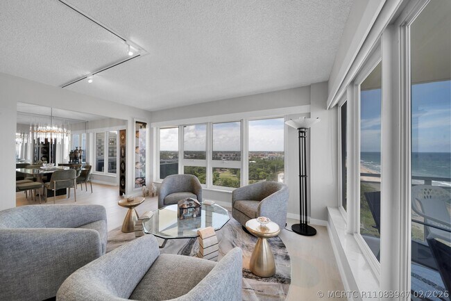 Building Photo - 2066 N Ocean Blvd