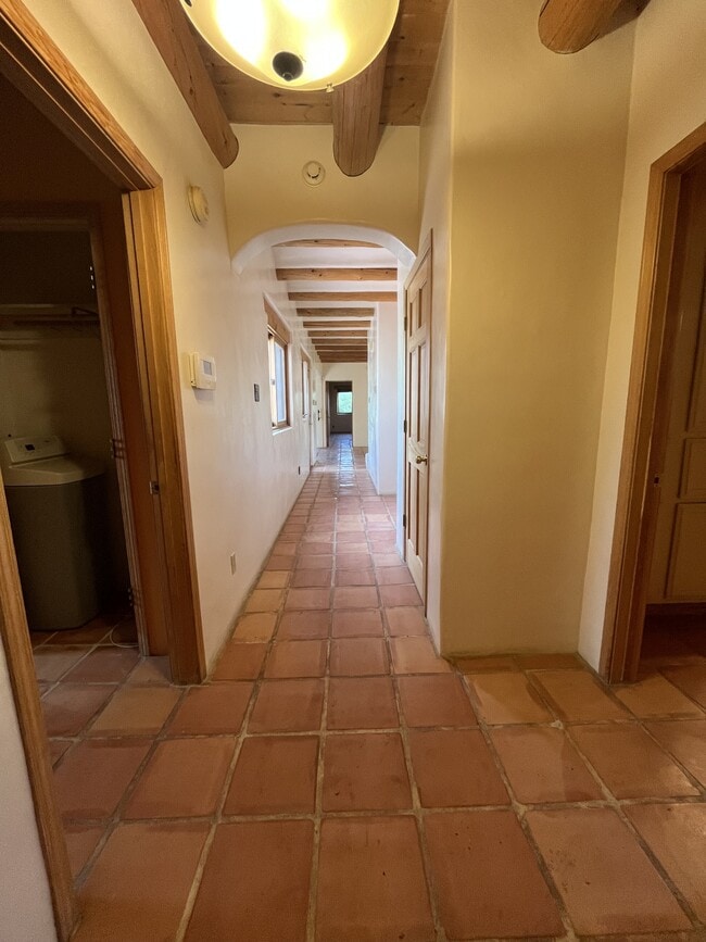 Building Photo - 120 Los Cordovas