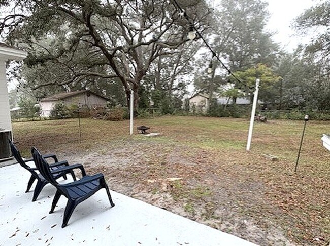 Building Photo - Beautifully Updated DeLand Home with Huge Fenced Backyard!!!