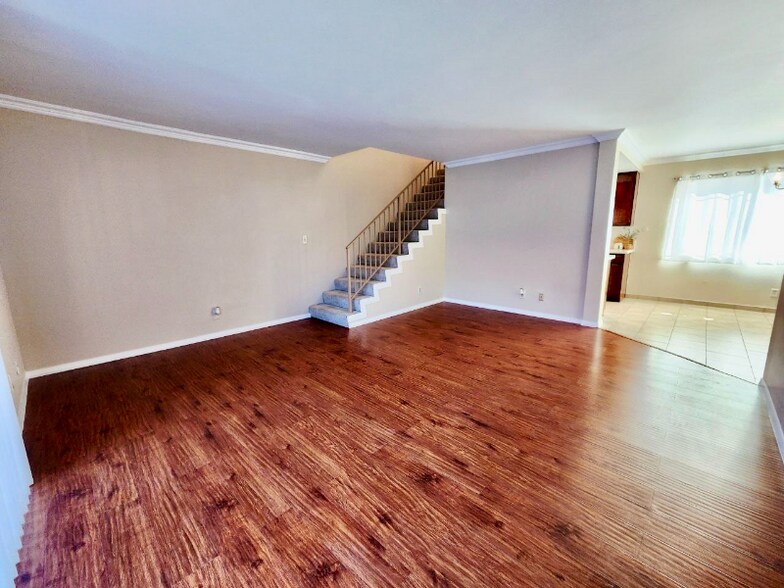 Building Photo - 232 S Pine St