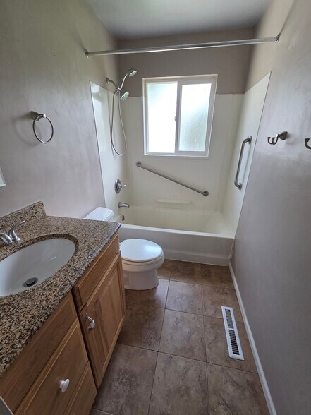 Building Photo - 3633 Windflower Cir