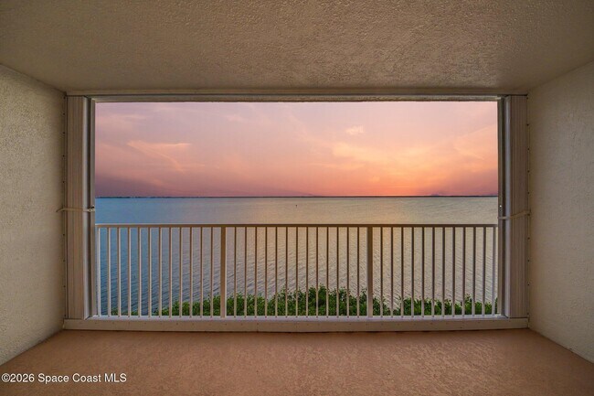 Building Photo - 7048 Sevilla Ct