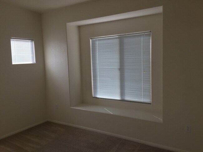 Building Photo - JEFFREYS ST #2026