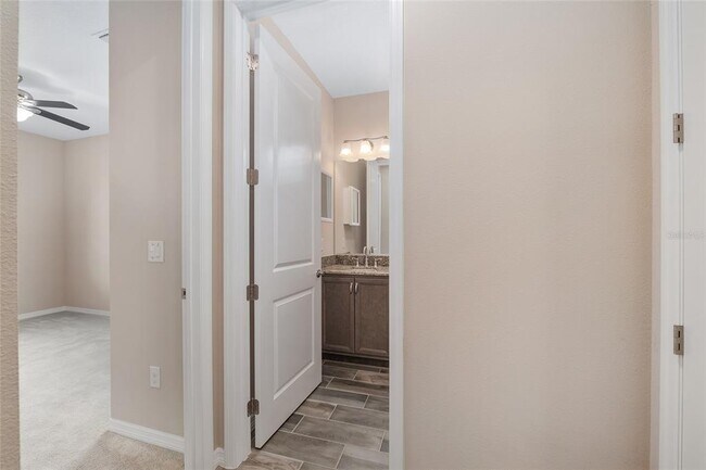 Building Photo - 5587 NW 40th Pl
