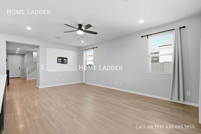 Building Photo - 9504 E Theia Dr