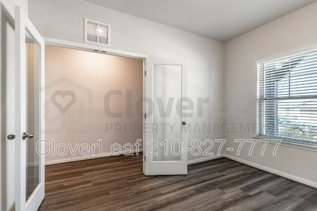 Building Photo - 9510 Fls Cyn Blvd