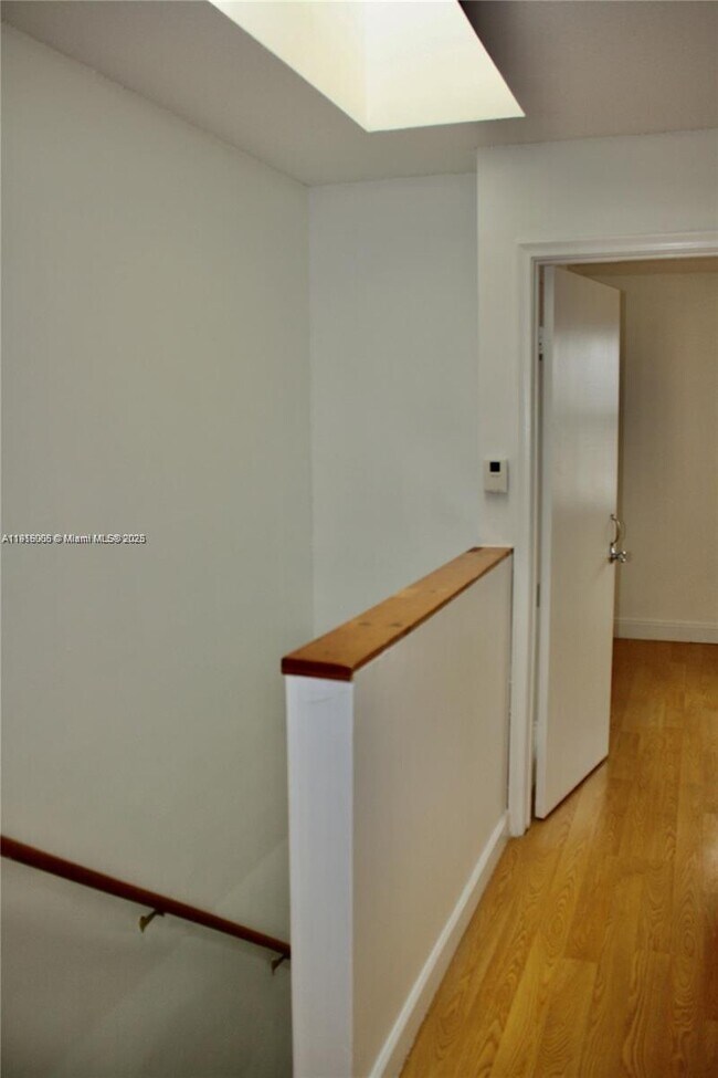 Building Photo - 2079 W 54th Terrace