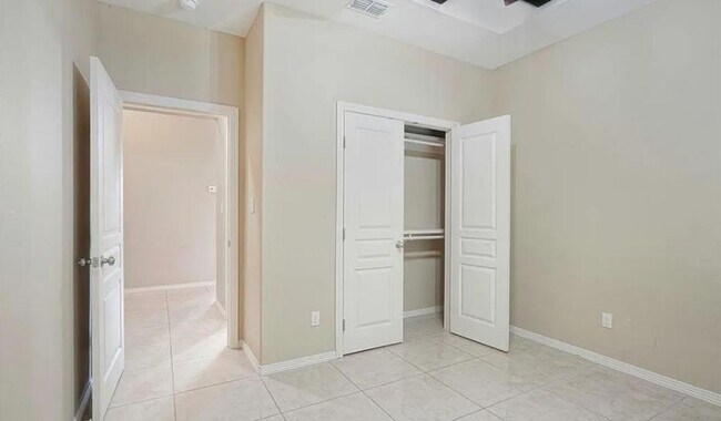 Building Photo - 2902 Granite Dr