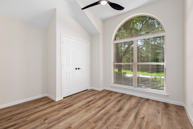 Building Photo - 42 Camber Pine Pl