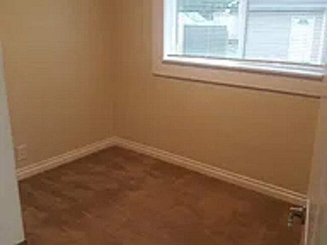 Building Photo - Beautiful 3 bedroom Edmonds Rambler