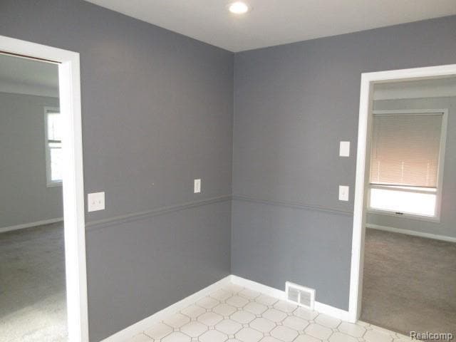 Building Photo - 322 Catalpa Dr