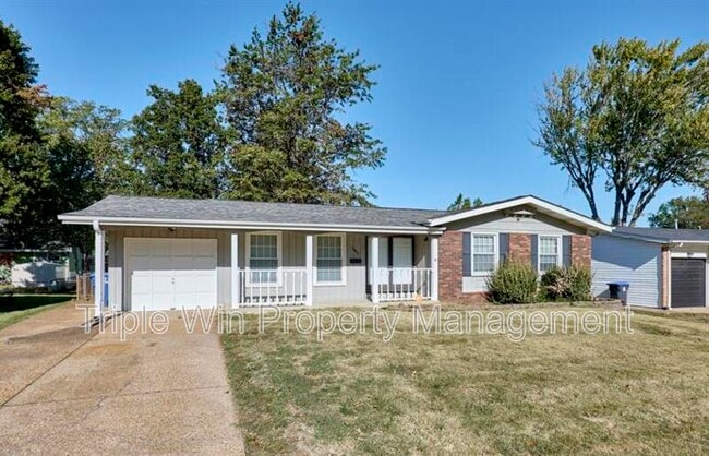 Building Photo - 1405 Willowbrook Dr