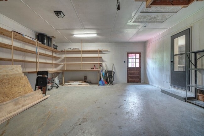 Building Photo - 507 Stonegate Dr