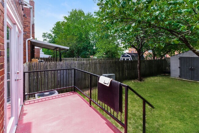 Building Photo - Spacious Starter home with full basement and parking