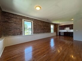 Building Photo - 503 N 6th St