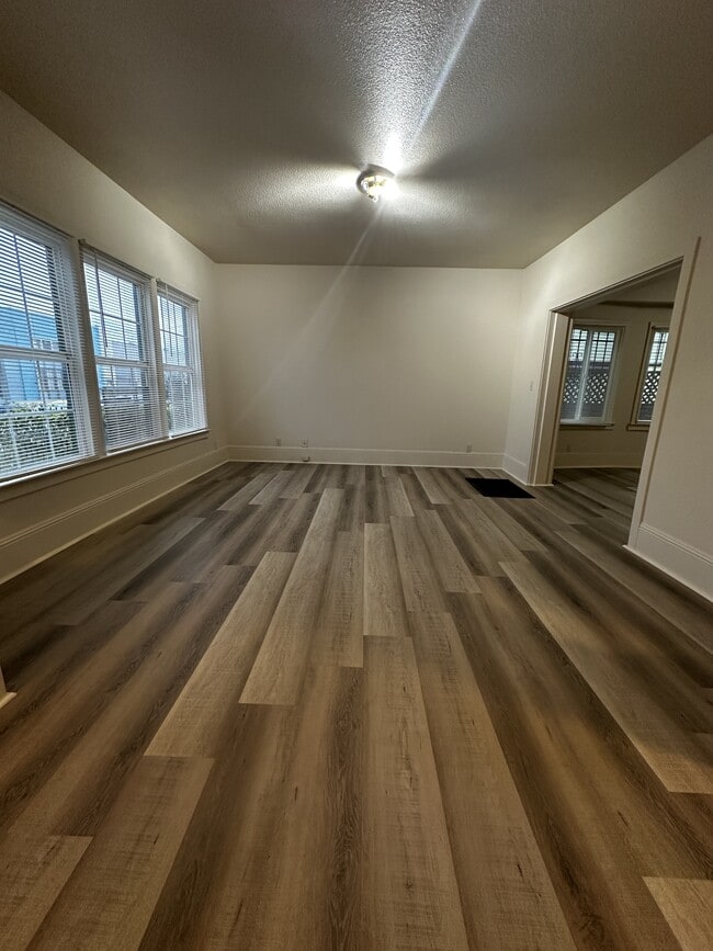 Building Photo - 2806 Adeline St