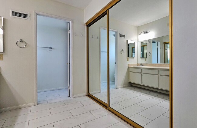 Building Photo - 2632 S Marigold Ave