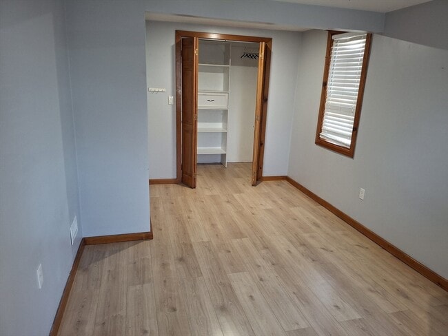 Building Photo - 45 Oak St