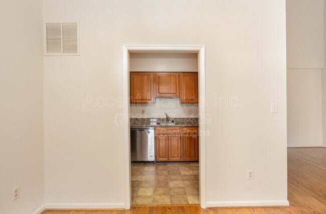 Building Photo - 7461 Ridge Oak Ct