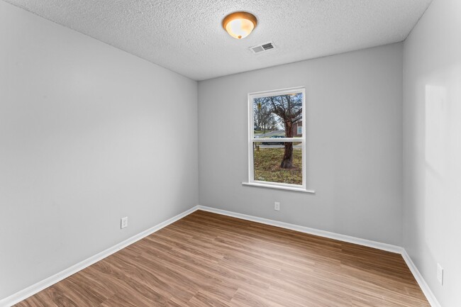 Building Photo - 16104 W 141st Terrace
